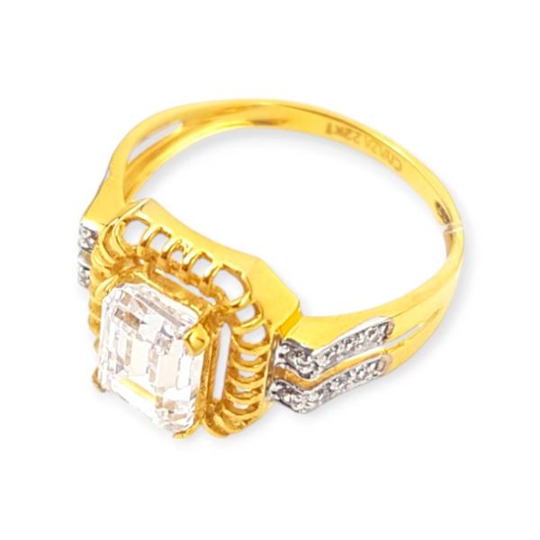 Fabulous Gold Ring with Beautiful Design and White Stone for Ladies